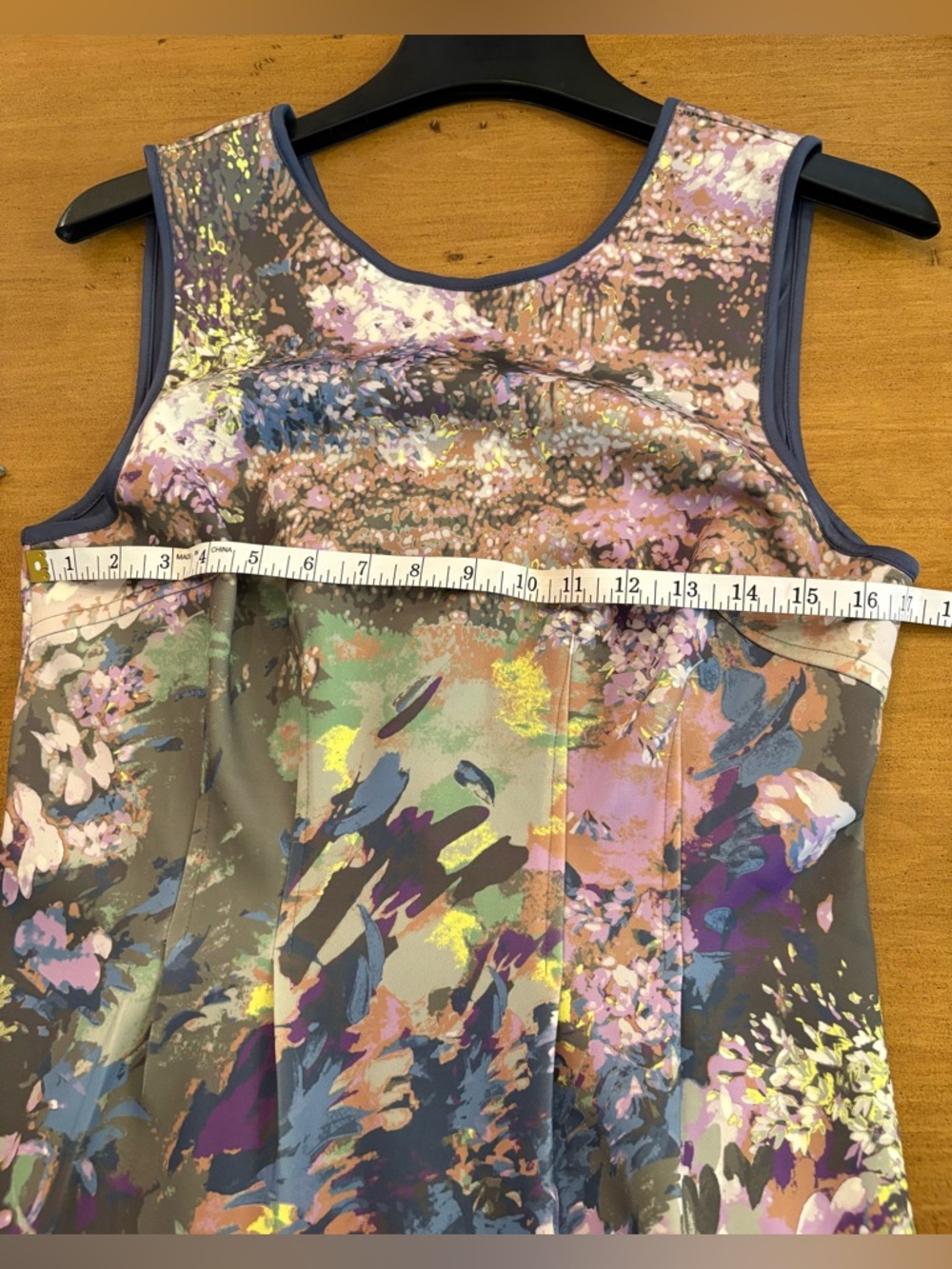 WHBM Floral Watercolor Scuba Lined dress in Size 8 - Picture 9 of 9